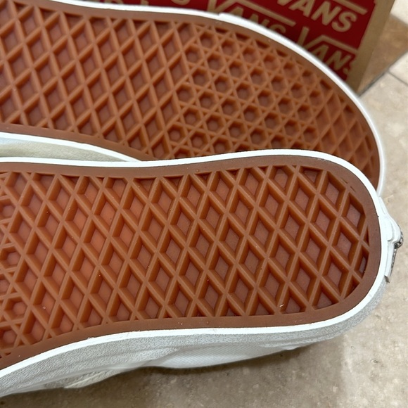 NWT Vans Classic Slip On - Picture 10 of 11